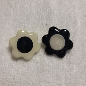 Blush Daisy - Daisy Earrings